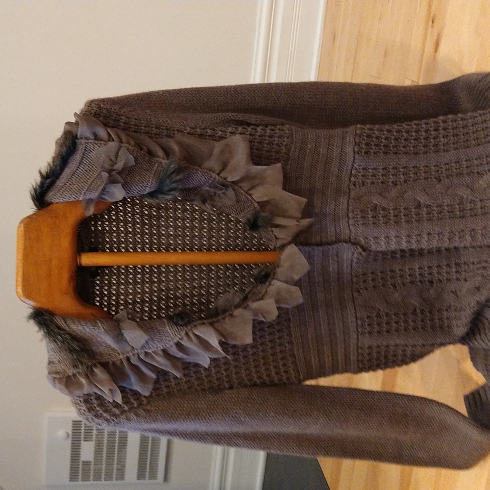 Medium Cupio brown cardigan with faux fur collar